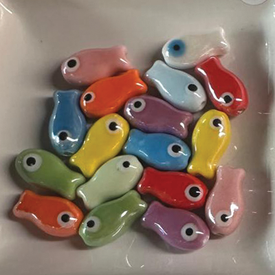 Keramik Perle Fisch mit Auge bunt 20mm