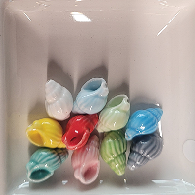 Keramik Perle Schneckenmuschel bunt 21mm
