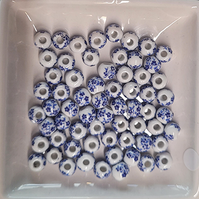 Keramik Perle blau-weiß 8mm