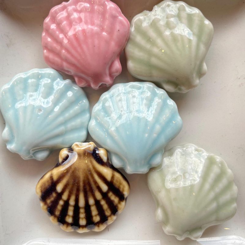 Keramik Perle Muschel bunt 28mm