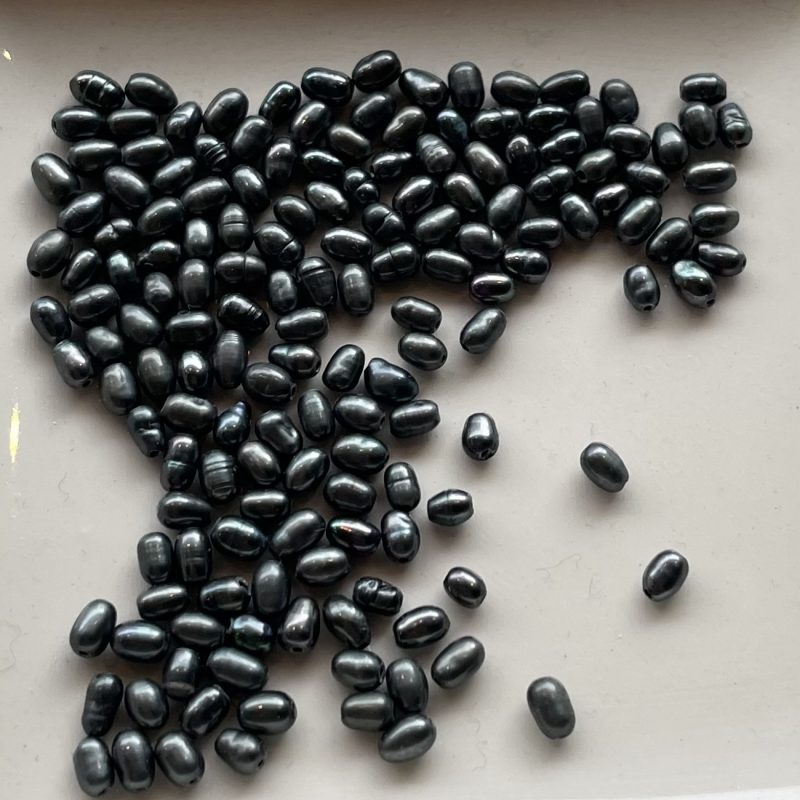 Süßwasserperle grau 4mm